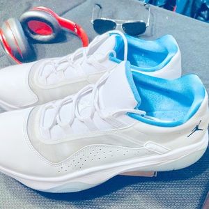 Air Jordan 11 CMFT Low 'White Army Navy' DO0751-100